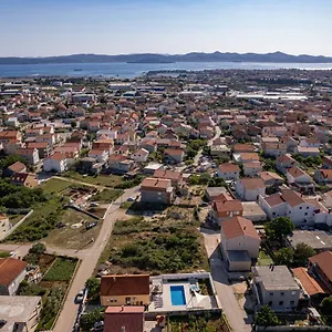 Villa Family And Friends Private Heated Pool With Jacuzzi, Zadar