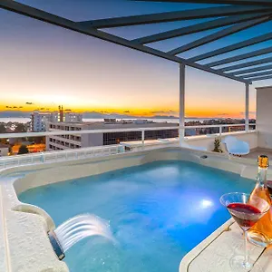 Apartman Sunset Penthouse With Jacuzzi And Seaview, Zadar
