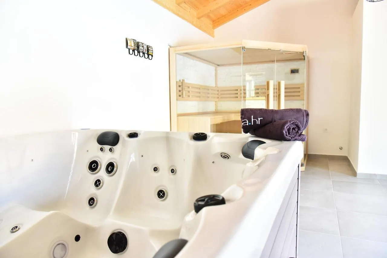 Villa Lux Nina With Six Bedrooms, Private Pool, Sauna Zadar 0*,